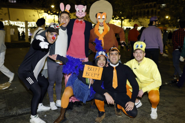 Foto de los disfraces de la Nochevieja 2023 en Pamplona./