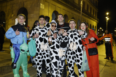 Foto de los disfraces de la Nochevieja 2023 en Pamplona./