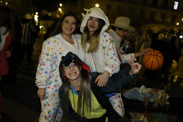 Foto de los disfraces de la Nochevieja 2023 en Pamplona./