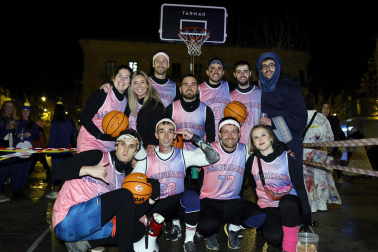Foto de los disfraces de la Nochevieja 2023 en Pamplona./