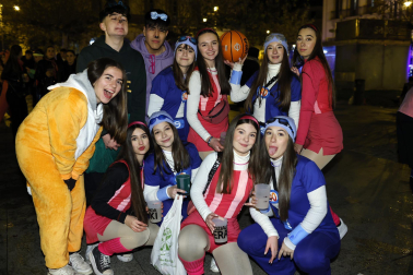 Foto de los disfraces de la Nochevieja 2023 en Pamplona./