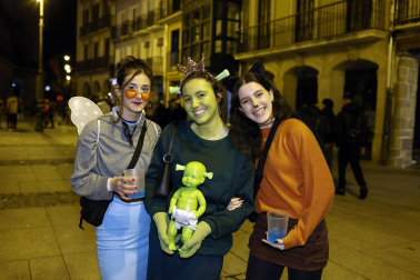 Foto de los disfraces de la Nochevieja 2023 en Pamplona./