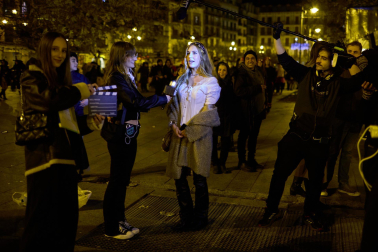Foto de los disfraces de la Nochevieja 2023 en Pamplona./