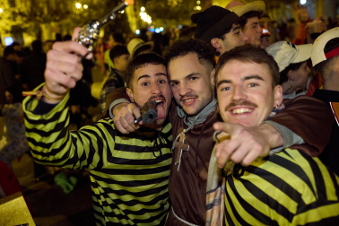Foto de los disfraces de la Nochevieja 2023 en Pamplona./