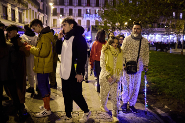 Foto de los disfraces de la Nochevieja 2023 en Pamplona./