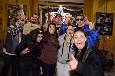 Foto de los disfraces de la Nochevieja 2023 en Pamplona./