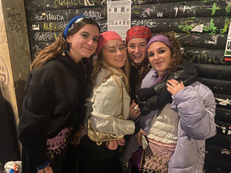 Fotos de los disfraces de la Nochevieja 2023 en Pamplona./