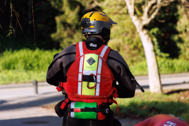 Fotos del Grupo de Rescate Acuático (GRA) de los Bomberos de Navarra. /