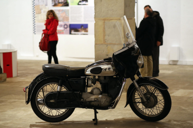 SANGLAS DE 250 CC. DE EXPOSICIÓN. Hace diez años, con motivo del 50 aniversario de la Policía Municipal, una muestra reunió en la Sala de Armas de la Ciudadela objetos que marcaron la evolución del Cuerpo.