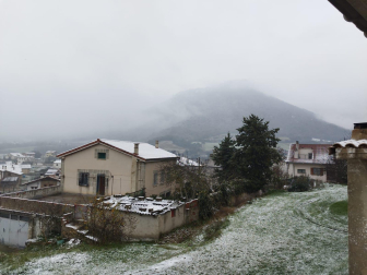 Artaza (Amescoa Baja). Ha nevado durante bastante parte de la noche y de la mañana.