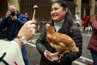 Bendición de animales por San Antón en la iglesia de San Nicolás de Pamplona.
