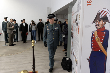 Fotos de la jura de José Miguel Barbero como nuevo responsable de la Comandancia de la Guardia Civil en Navarra.