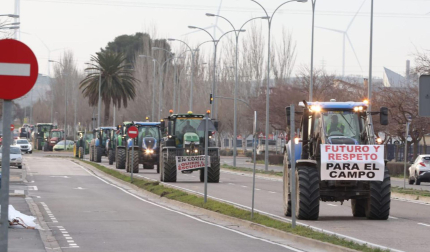 Vídeo de los tractores por el polígono de La Barrena en Tudela