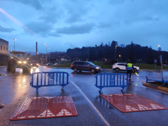 Acceso a la Baja Navarra cortado al tráfico en la carretera Sarriguren