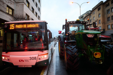 Fotos de la cuarta jornada de protestas de los agricultores navarros en el centro de Pamplona.
