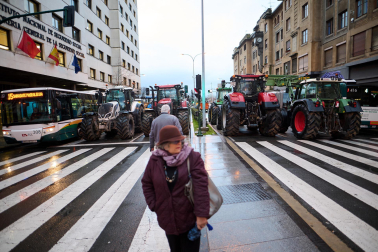 Fotos de la cuarta jornada de protestas de los agricultores navarros en el centro de Pamplona.