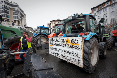 Fotos de la cuarta jornada de protestas de los agricultores navarros en el centro de Pamplona.