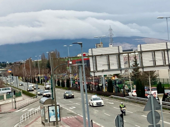 Los tractores han bloqueado la salida sur de Pamplona, en la rotonda de los bomberos
