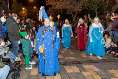 Las calles de Tudela se llenaron de personajes de todo tipo como animales, magos, vikingos.../