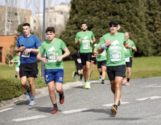 Fotos de la VIII Carrera de los Valientes de Niños contra el Cáncer en Pamplona.