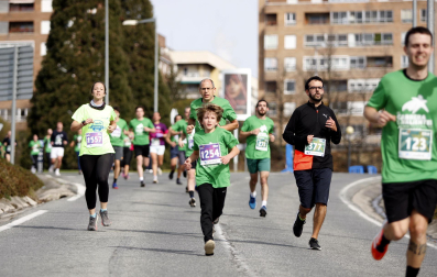 Fotos de la VIII Carrera de los Valientes de Niños contra el Cáncer en Pamplona.