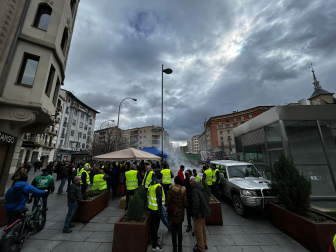 Una nueva protesta agraria bloquea la plaza de Merindades y la Avenida Baja Navarra de Pamplona. /