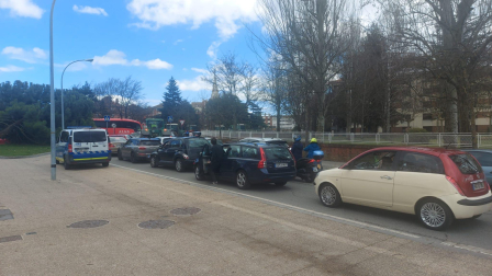Atasco en la plaza de los Fueros de Pamplona por la presencia de tractores.