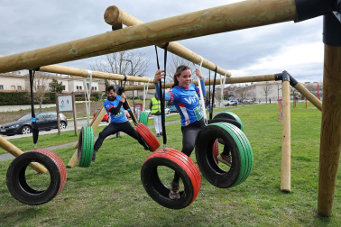 Fotos de la carrera de obstáculos solidaria BBD Extrem en Cizur Menor.
