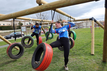 Fotos de la carrera de obstáculos solidaria BBD Extrem en Cizur Menor.