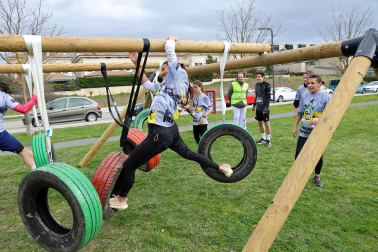 Fotos de la carrera de obstáculos solidaria BBD Extrem en Cizur Menor.