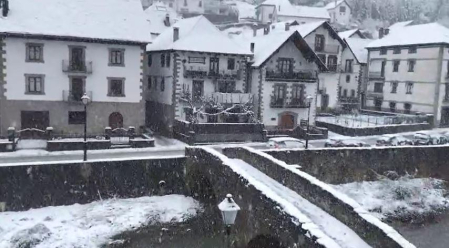 Ligera nevada en Ochagavía, este domingo 3 de marzo