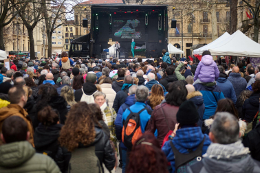 Fotos del evento '2 horas por Palestina', en el paseo Sarasate de Pamplona, para recaudar fondos para organizaciones palestinas.