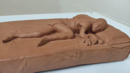 El artista Javier Laforet expone su arte en el colegio Santísimo Sacramento de Pamplona