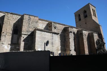 Así luce la iglesia de San Salvador de Sangüesa tras 23 años cerrada por daños estructirales./