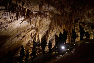 Fotos del día de las Cuevas en Mendukilo.