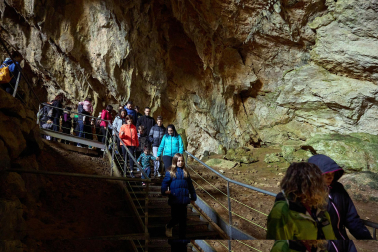 Fotos del día de las Cuevas en Mendukilo.