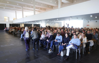Fotos del acto de homenaje a los empleados del Gobierno de Navarra jubilados o fallecidos en 2023. /