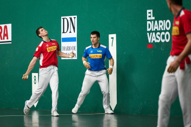Fotos del duelo entre Agirre-Itzueta y Larrazabal-Eskiroz en el Labrit
