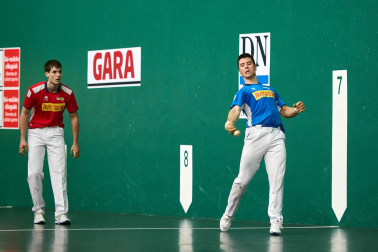 Fotos del duelo entre Agirre-Itzueta y Larrazabal-Eskiroz en el Labrit