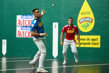 Fotos del duelo entre Agirre-Itzueta y Larrazabal-Eskiroz en el Labrit