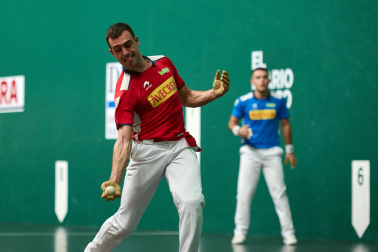 Fotos del duelo entre Agirre-Itzueta y Larrazabal-Eskiroz en el Labrit