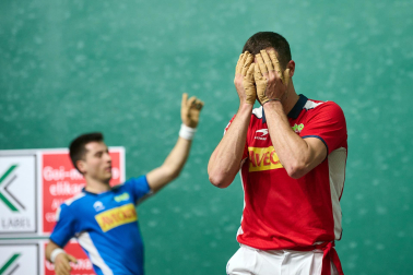 Fotos del duelo entre Agirre-Itzueta y Larrazabal-Eskiroz en el Labrit