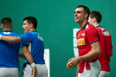 Fotos del duelo entre Agirre-Itzueta y Larrazabal-Eskiroz en el Labrit