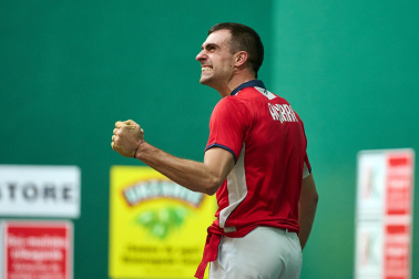 Fotos del duelo entre Agirre-Itzueta y Larrazabal-Eskiroz en el Labrit