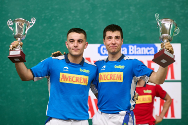 Fotos del duelo entre Agirre-Itzueta y Larrazabal-Eskiroz en el Labrit
