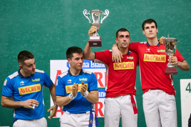 Fotos del duelo entre Agirre-Itzueta y Larrazabal-Eskiroz en el Labrit