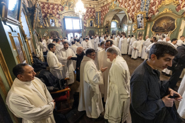 Fotos de la misa crismal en la catedral de Pamplona