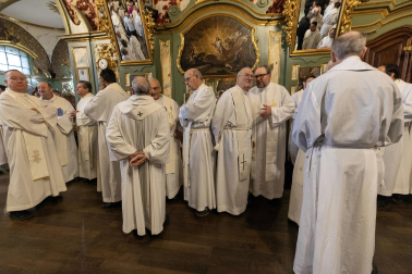 Fotos de la misa crismal en la catedral de Pamplona