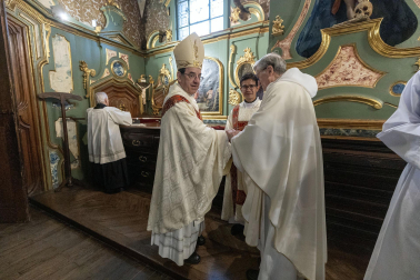 Fotos de la misa crismal en la catedral de Pamplona