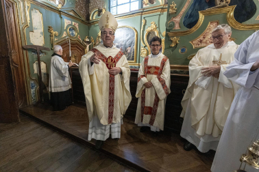 Fotos de la misa crismal en la catedral de Pamplona
